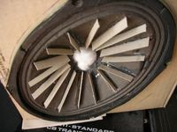 Ten szerokopasmowy małej mocy z lat 60-tych już oryginalnie miał bardzo ładne brzmienie i sporą szybkość.